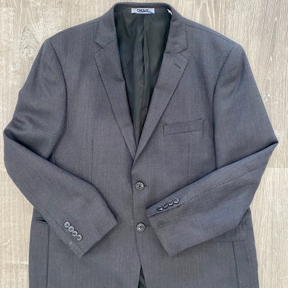 DKNY Men’s Fall Blazer, Like New Condition